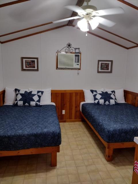 Top Of The Hill Rv Resort & Cabins Waring Ngoại thất bức ảnh