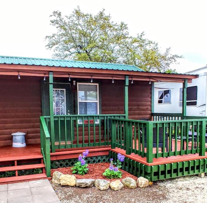 Top Of The Hill Rv Resort & Cabins Waring Ngoại thất bức ảnh