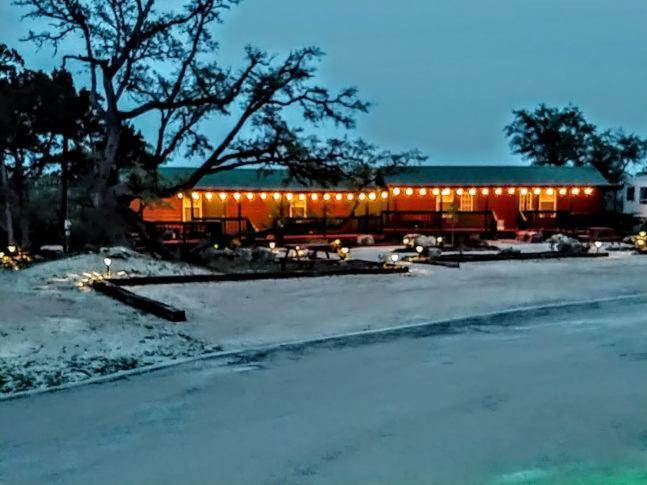 Top Of The Hill Rv Resort & Cabins Waring Ngoại thất bức ảnh